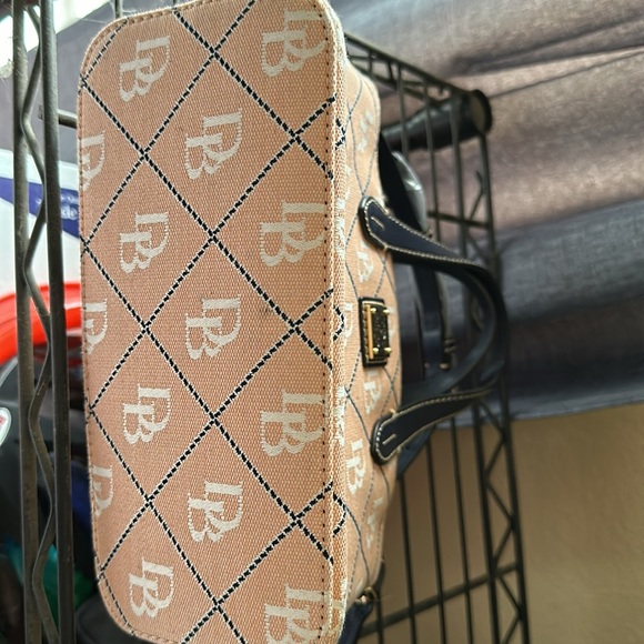 Dooney and Bourke Cute Purse Unused Excellent Condition Valentines - Picture 4 of 4